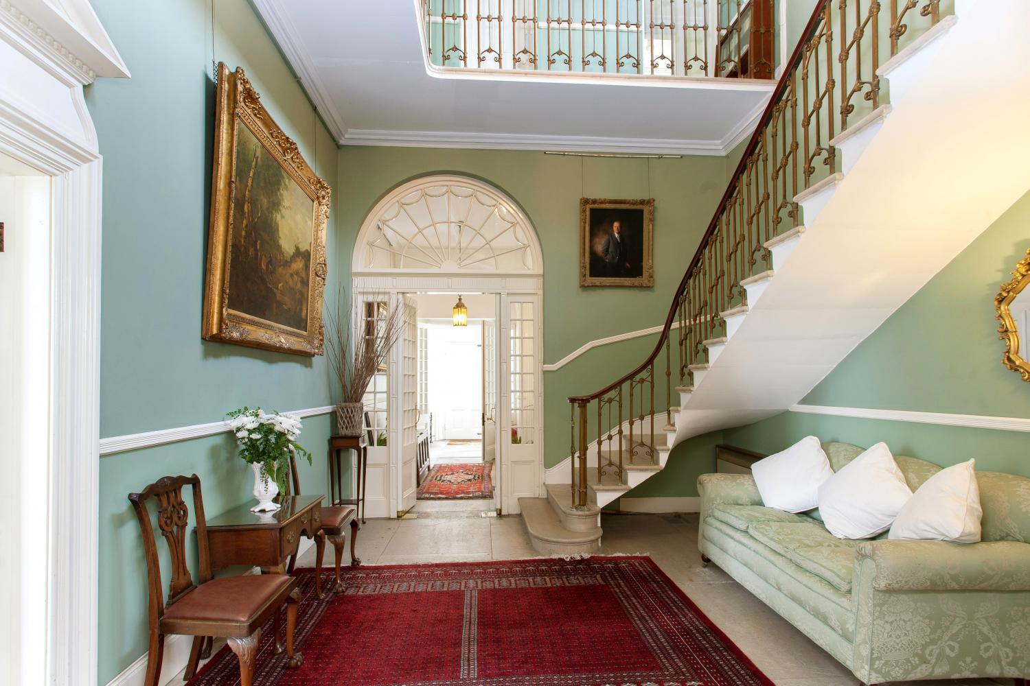 Hike & Sleep Hollybank House